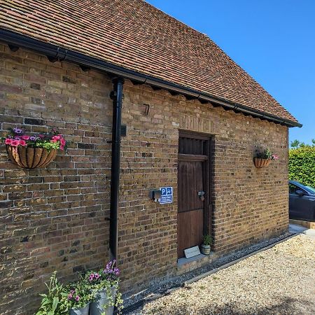 Myrtle Stables - Converted, Self-Contained, Countryside Hernhill Exterior photo